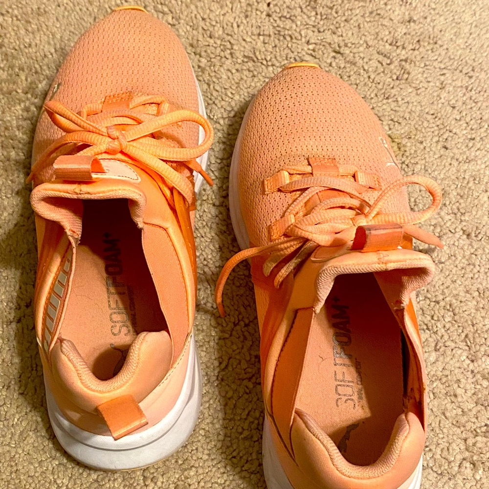 Women’s pumas